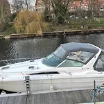 Roxanne - Boat Botel