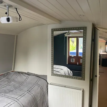 Botel The Boat