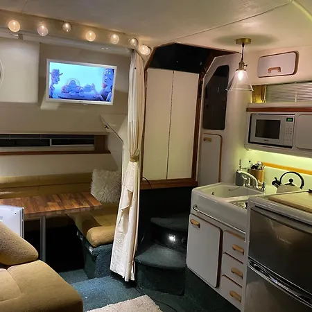 Roxanne - Boat Botel Skipton