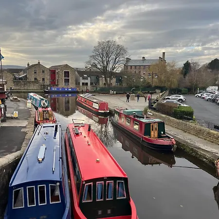 Roxanne - Boat Skipton