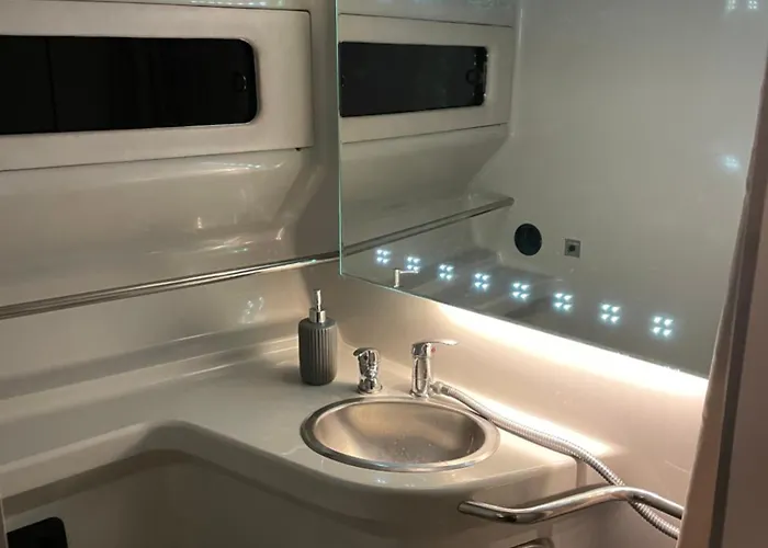 Roxanne - Boat * Skipton