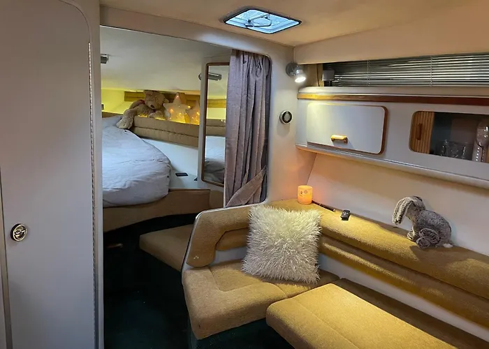 Botel Roxanne - Boat