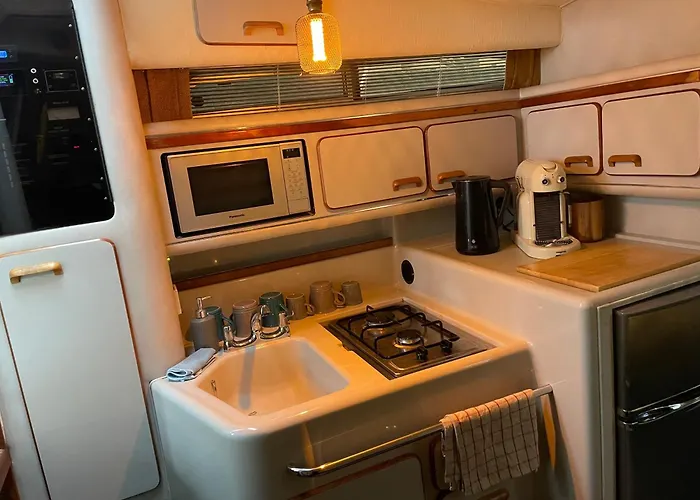 Roxanne - Boat * Skipton