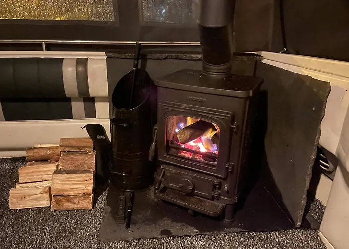 Roxanne - Boat * Skipton